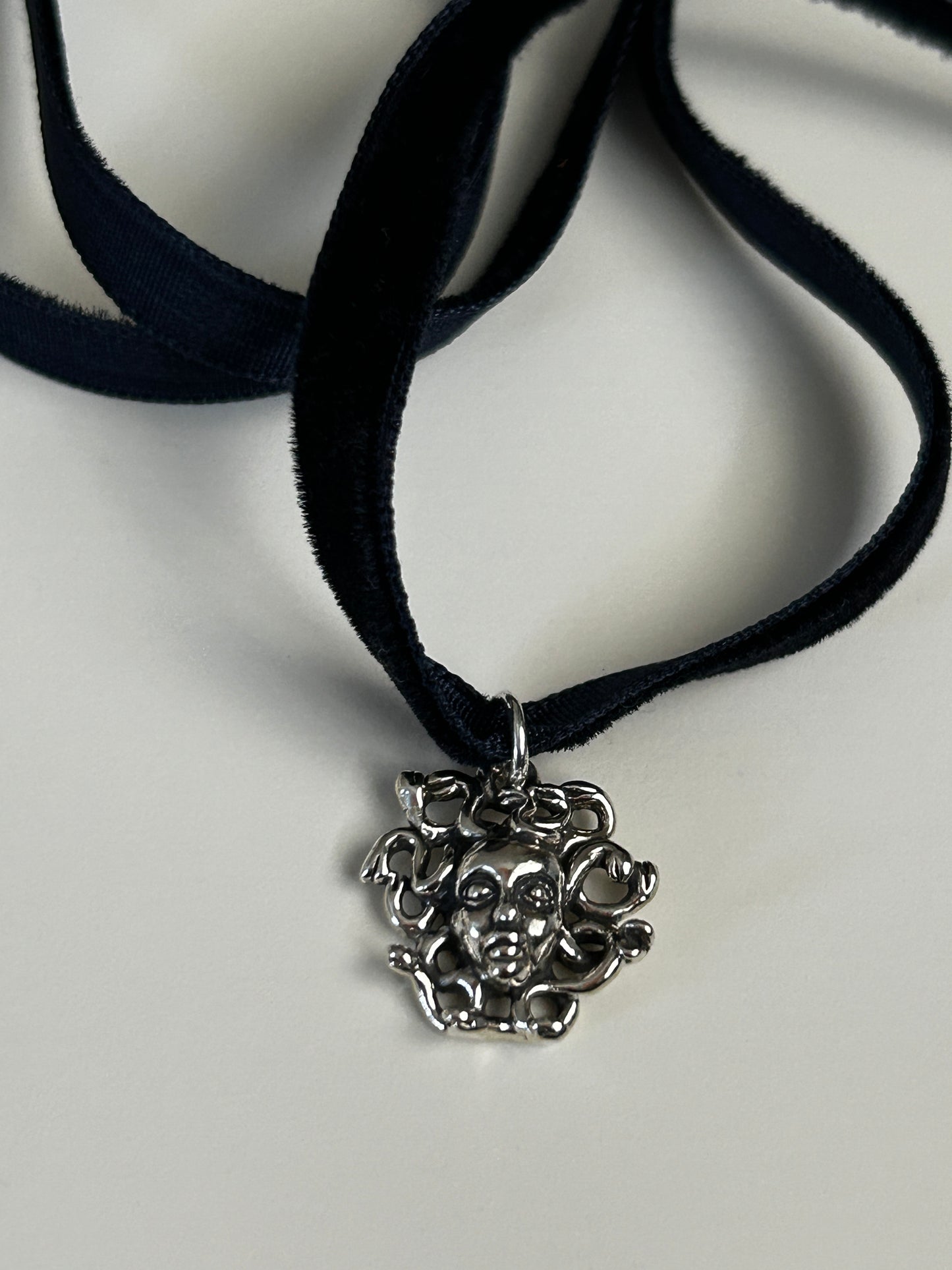 Romantic Baubles: Medusa Velvet Choker