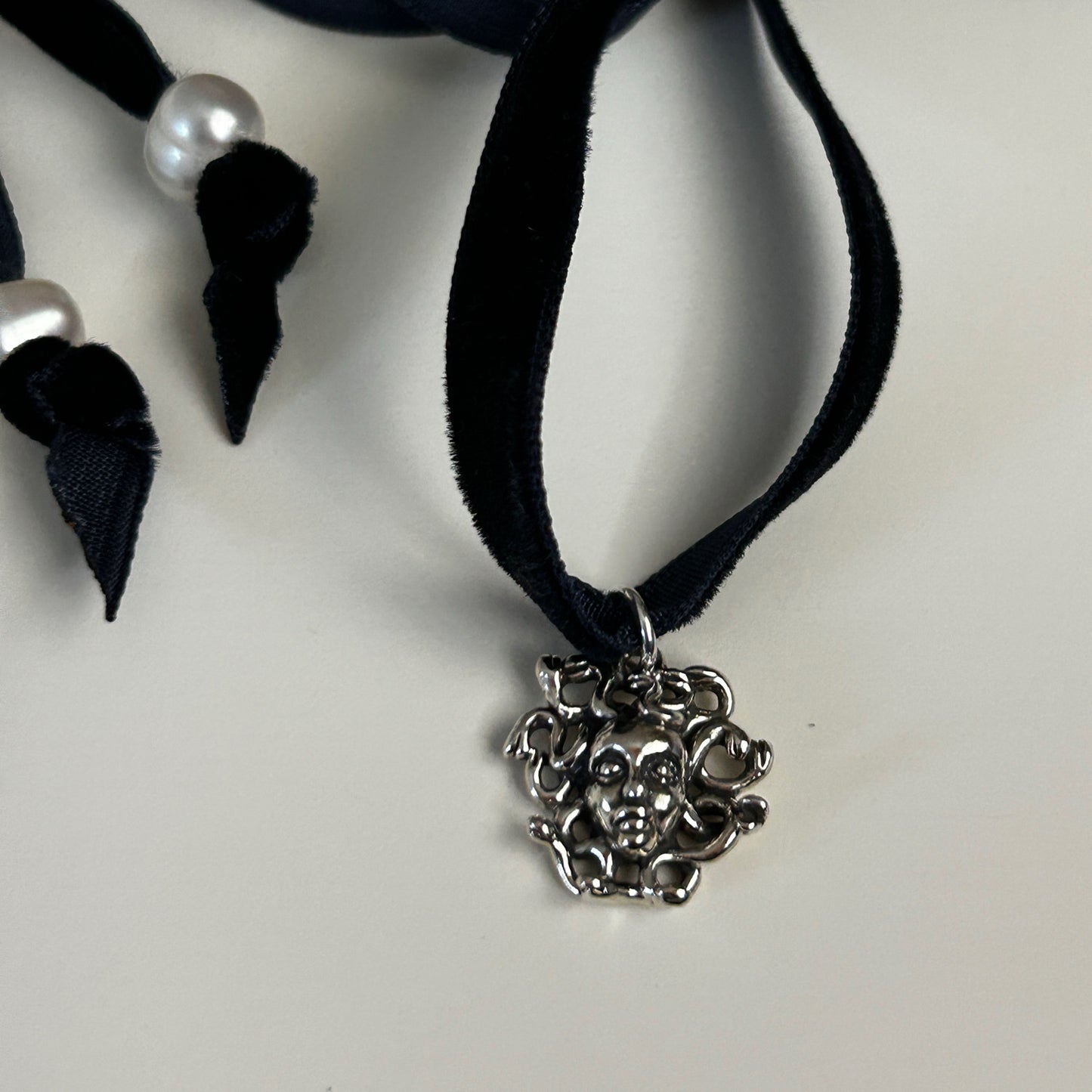 Romantic Baubles: Medusa Velvet Choker