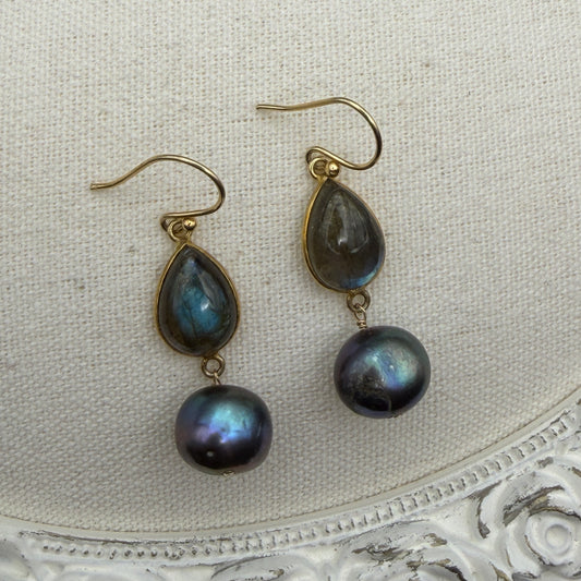 Luminous Allure: Night’s Ocean Song Labradorite and Pearl Drop Earrings (Gold)