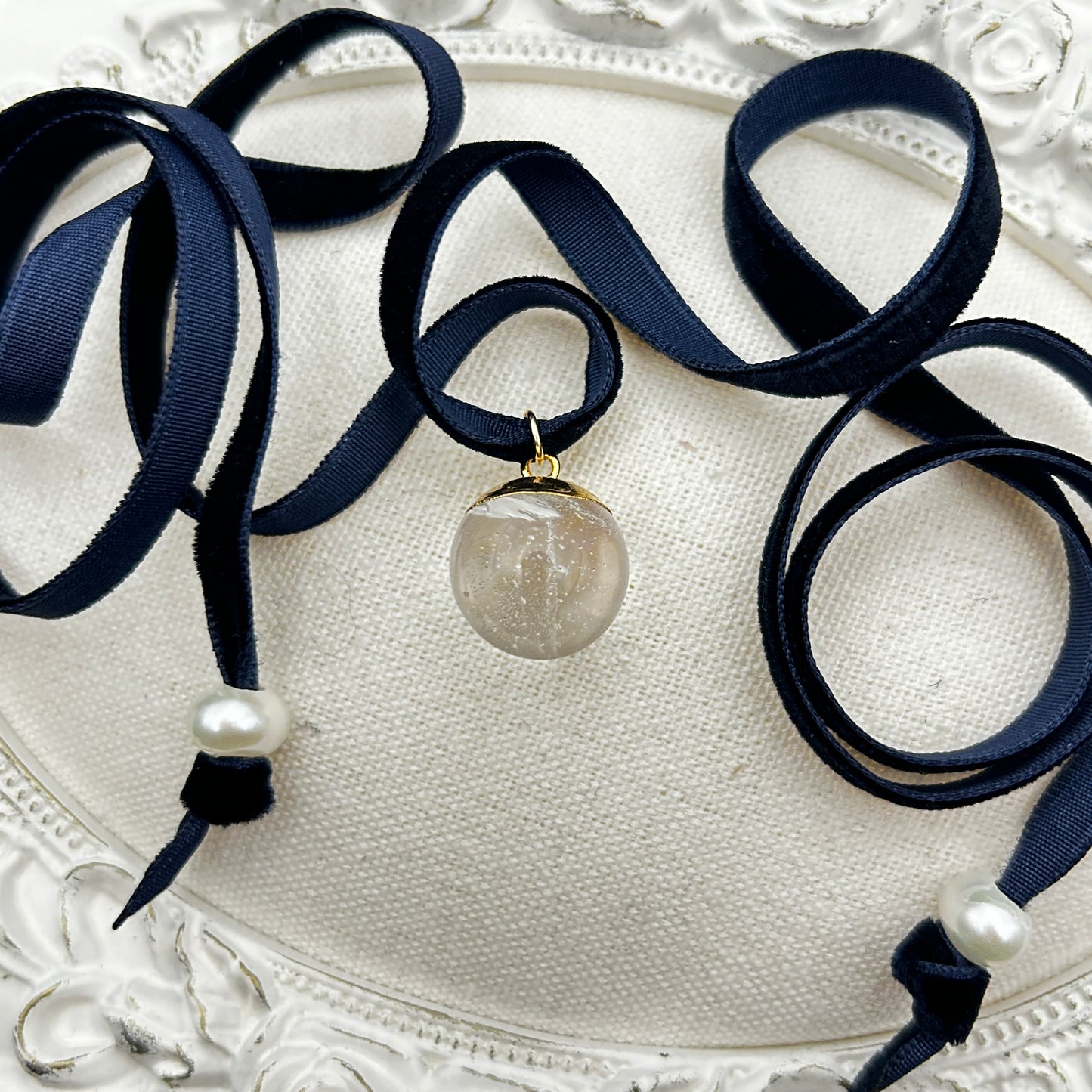 Romantic Baubles: Crystal Ball Velvet Choker