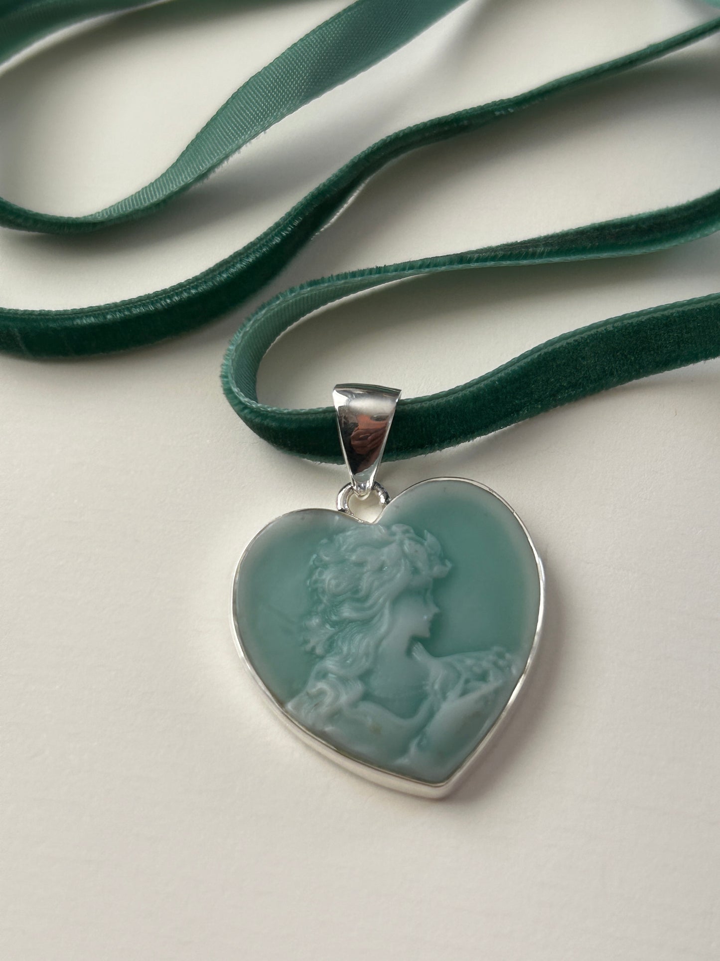 Romantic Baubles: Cameo Velvet Choker