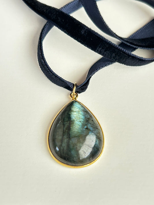 Romantic Baubles: Labradorite Teardrop Velvet Choker